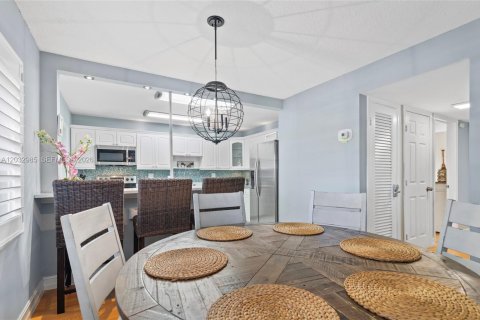 Condo in Fort Lauderdale, Florida, 2 bedrooms  № 2244234 - photo 6