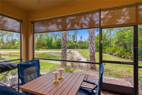 House in North Port, Florida 3 bedrooms, 146.23 sq.m. № 2102669 - photo 8