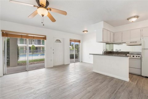 Condominio en venta en Sarasota, Florida, 1 dormitorio, 52.12 m2 № 1914258 - foto 5