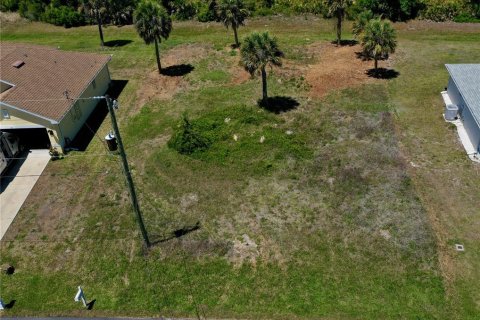 Terreno en Rotonda, Florida № 2205764