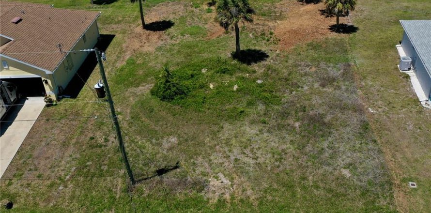 Terrain à Rotonda, Floride № 2205764