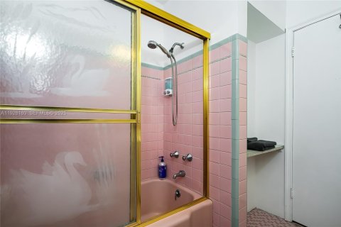 Купить виллу или дом в Холливуд, Флорида 3 спальни, 199.37м2, № 1986771 - фото 27