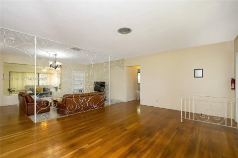 Купить виллу или дом в Холливуд, Флорида 3 спальни, 199.37м2, № 1986771 - фото 12