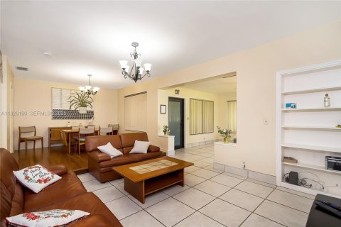 Купить виллу или дом в Холливуд, Флорида 3 спальни, 199.37м2, № 1986771 - фото 18