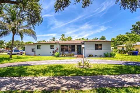 Купить виллу или дом в Холливуд, Флорида 3 спальни, 199.37м2, № 1986771 - фото 1