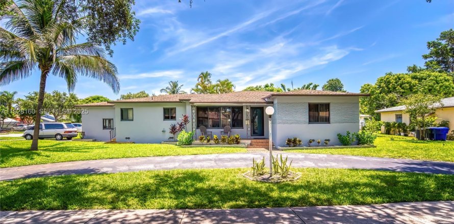 Дом в Холливуд, Флорида 3 спальни, 199.37м2 № 1986771