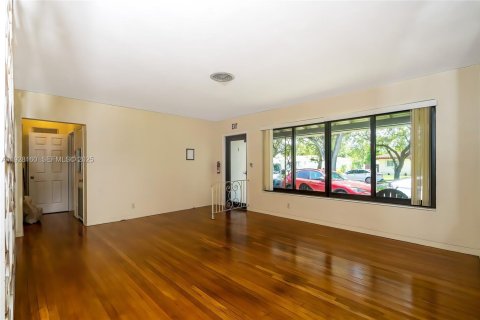 Купить виллу или дом в Холливуд, Флорида 3 спальни, 199.37м2, № 1986771 - фото 14