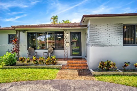 Купить виллу или дом в Холливуд, Флорида 3 спальни, 199.37м2, № 1986771 - фото 4