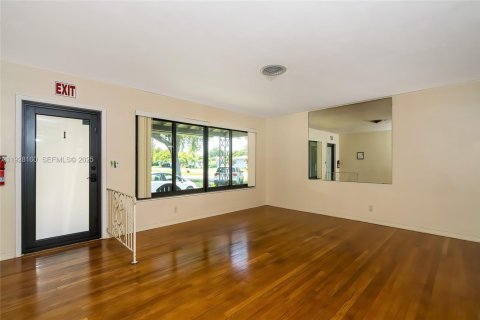 Купить виллу или дом в Холливуд, Флорида 3 спальни, 199.37м2, № 1986771 - фото 13