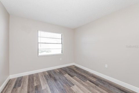 Villa ou maison à louer à Brandon, Floride: 3 chambres, 128.21 m2 № 2408096 - photo 12