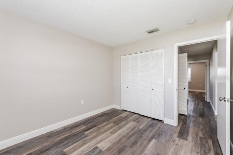 Villa ou maison à louer à Brandon, Floride: 3 chambres, 128.21 m2 № 2408096 - photo 13