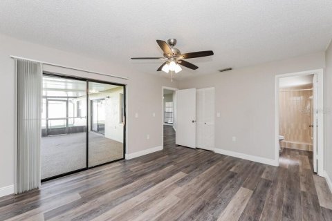 Villa ou maison à louer à Brandon, Floride: 3 chambres, 128.21 m2 № 2408096 - photo 9