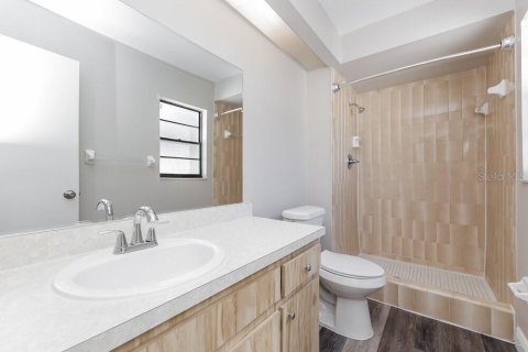 Villa ou maison à louer à Brandon, Floride: 3 chambres, 128.21 m2 № 2408096 - photo 10