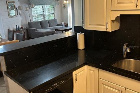 Copropriété à vendre à Palm Harbor, Floride: 2 chambres, 97.55 m2 № 2109879 - photo 7