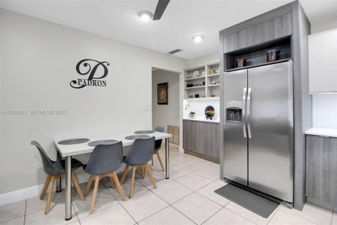 Купить виллу или дом в Майами, Флорида 5 спален, 390.38м2, № 1987381 - фото 22