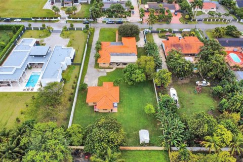 Купить виллу или дом в Майами, Флорида 5 спален, 390.38м2, № 1987381 - фото 10