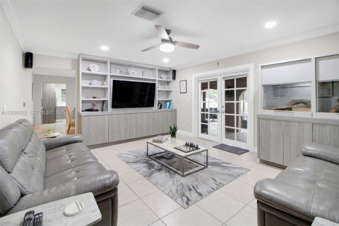 Купить виллу или дом в Майами, Флорида 5 спален, 390.38м2, № 1987381 - фото 20