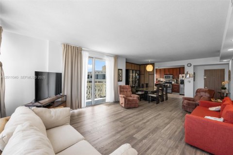 Condo in Hallandale Beach, Florida, 2 bedrooms  № 2076105 - photo 7