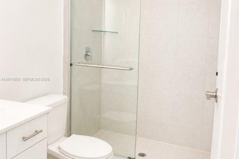 Townhouse in Miami, Florida 3 bedrooms, 154.4 sq.m. № 2074415 - photo 7