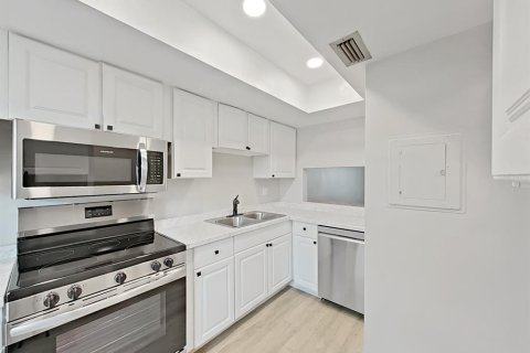 Condo in Dunedin, Florida, 2 bedrooms  № 1640074 - photo 5