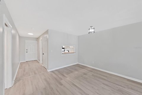 Condo in Dunedin, Florida, 2 bedrooms  № 1640074 - photo 14
