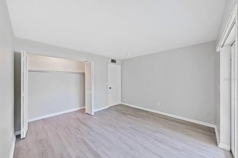 Condo in Dunedin, Florida, 2 bedrooms  № 1640074 - photo 23