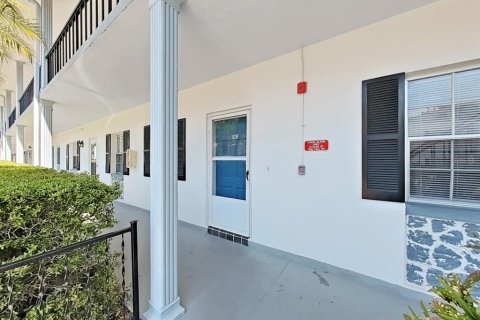 Condo in Dunedin, Florida, 2 bedrooms  № 1640074 - photo 4