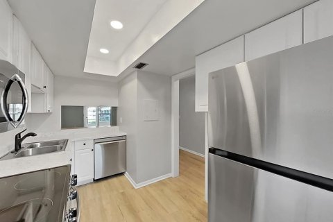 Condo in Dunedin, Florida, 2 bedrooms  № 1640074 - photo 6