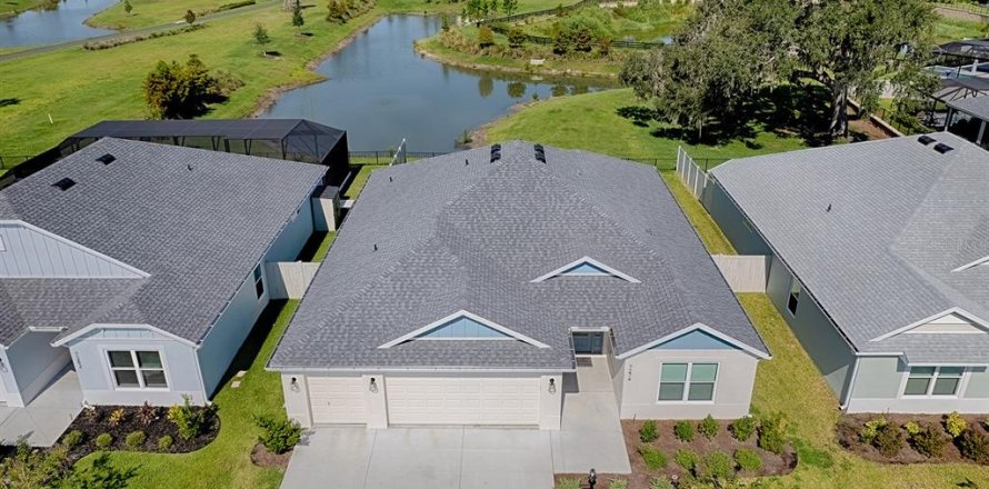 House in The Villages, Florida 3 bedrooms, 179.02 sq.m. № 2236081
