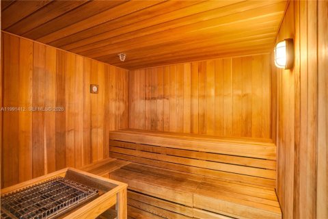 Купить кондоминиум в Майами, Флорида 2 спальни, 127.09м2, № 2089940 - фото 17