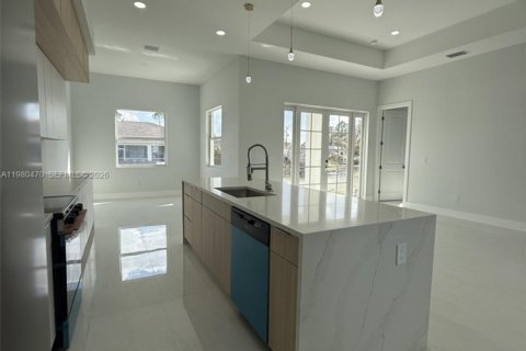 Купить виллу или дом в Лихай-Эйкерс, Флорида 3 спальни, 162.11м2, № 2046409 - фото 8