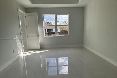 Купить виллу или дом в Лихай-Эйкерс, Флорида 3 спальни, 162.11м2, № 2046409 - фото 4