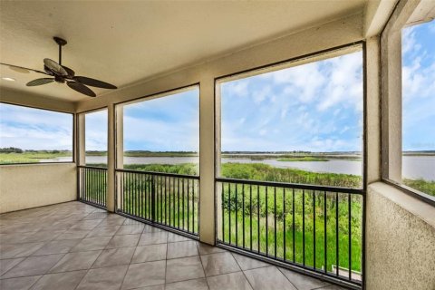 House in Winter Garden, Florida 4 bedrooms, 382.85 sq.m. № 1785585 - photo 3