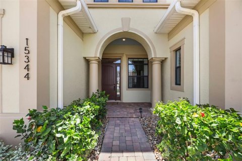 House in Winter Garden, Florida 4 bedrooms, 382.85 sq.m. № 1785585 - photo 9