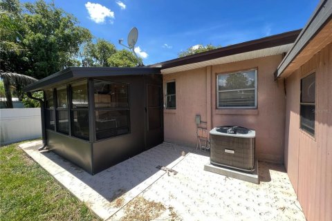 House in Haines City, Florida 3 bedrooms, 130.06 sq.m. № 1885385 - photo 19