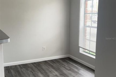 Condo in Tampa, Florida, 1 bedroom  № 1832965 - photo 13