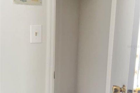 Condo in Tampa, Florida, 1 bedroom  № 1832965 - photo 5