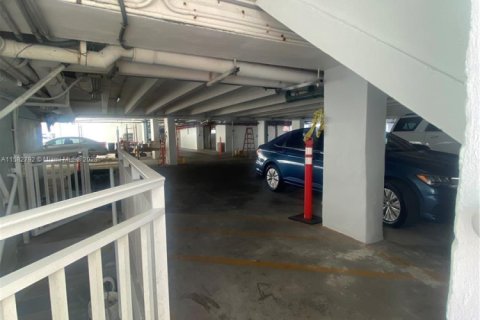 Купить кондоминиум в Майами-Бич, Флорида 1 спальня, 60.94м2, № 2012785 - фото 30