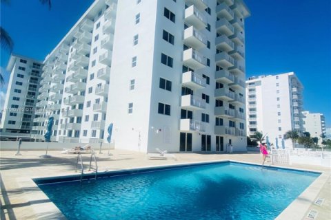 Купить кондоминиум в Майами-Бич, Флорида 1 спальня, 60.94м2, № 2012785 - фото 4