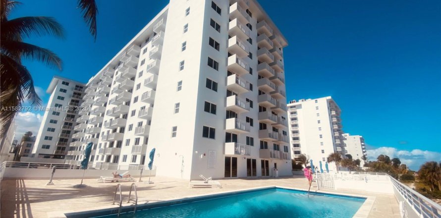 Кондоминиум с 1 спальней в Майами-Бич, Флорида № 2012785