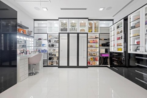 Купить виллу или дом в Плантация, Флорида 2 комнаты, 627.65м2, № 2252555 - фото 19