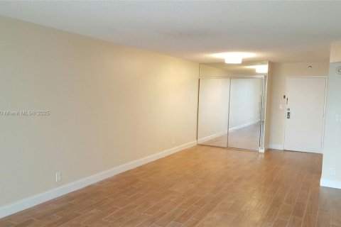 Condo in Aventura, Florida, 2 bedrooms  № 1935751 - photo 4