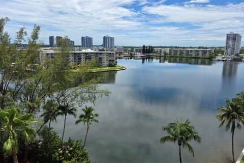 Condo in Aventura, Florida, 2 bedrooms  № 1935751 - photo 7