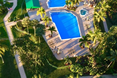 Condo in Aventura, Florida, 2 bedrooms  № 1935751 - photo 22