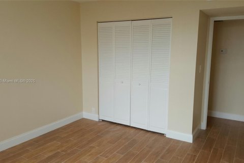 Condo in Aventura, Florida, 2 bedrooms  № 1935751 - photo 16