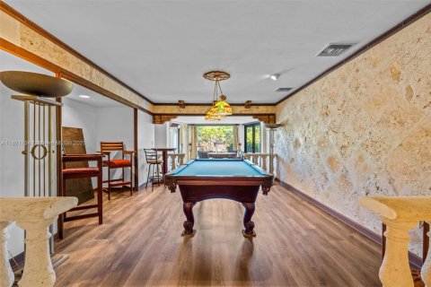 House in Hallandale Beach, Florida 5 bedrooms, 625.98 sq.m. № 1783952 - photo 18