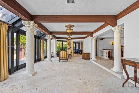 House in Hallandale Beach, Florida 5 bedrooms, 625.98 sq.m. № 1783952 - photo 14