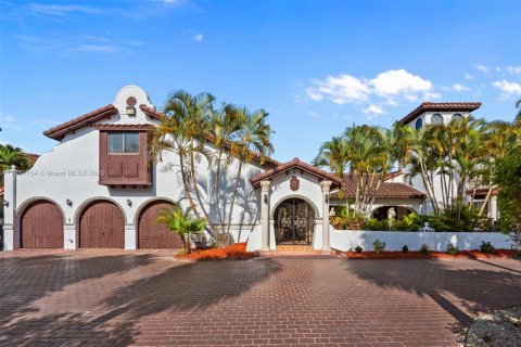 House in Hallandale Beach, Florida 5 bedrooms, 625.98 sq.m. № 1783952 - photo 2