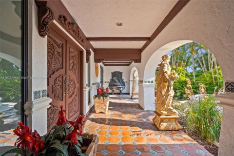 House in Hallandale Beach, Florida 5 bedrooms, 625.98 sq.m. № 1783952 - photo 10