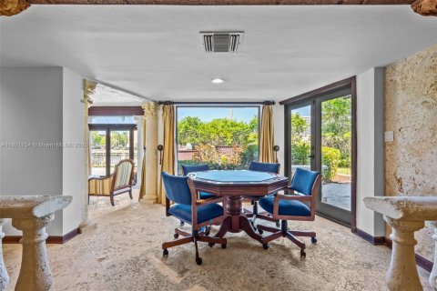 House in Hallandale Beach, Florida 5 bedrooms, 625.98 sq.m. № 1783952 - photo 17